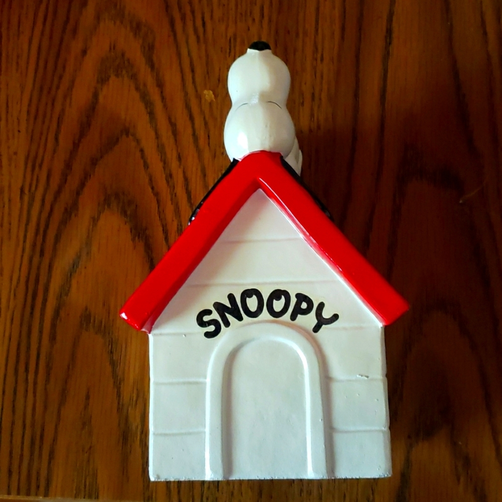 Snoopy bank